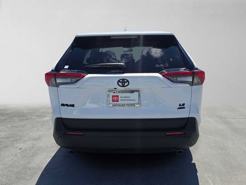 Used 2025 Toyota RAV4 LE AWD/4WD image 4