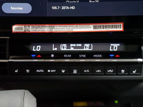 Certified 2025 Toyota Sienna Platinum FWD image 22