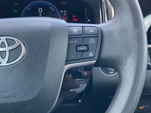 Used 2025 Toyota Camry LE FWD image 15