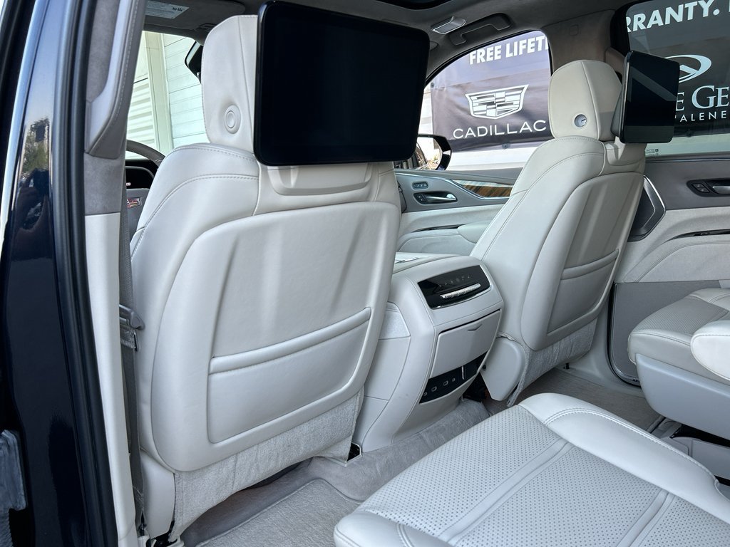 Used 2021 Cadillac Escalade Premium Luxury Platinum AWD/4WD image 13