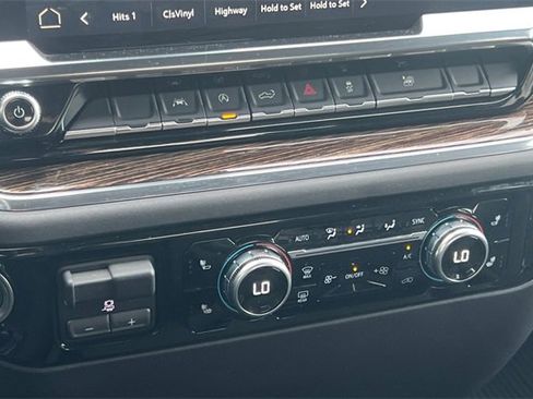 Used 2025 GMC Sierra 1500 Elevation image 27