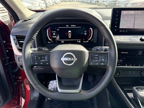 Certified 2025 Nissan Rogue Platinum image 29