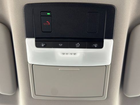 Used 2023 Nissan Rogue SV image 27