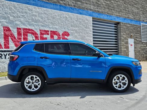 Used 2025 Jeep Compass Sport AWD/4WD image 8