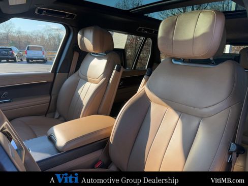 Used 2025 Land Rover Range Rover Long Wheelbase Autobiography image 18