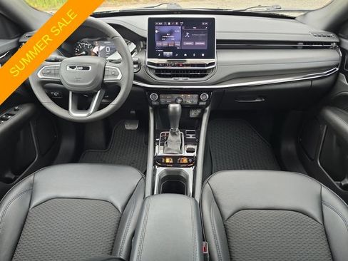 Certified 2025 Jeep Compass Latitude w/ Convenience Group AWD/4WD image 8