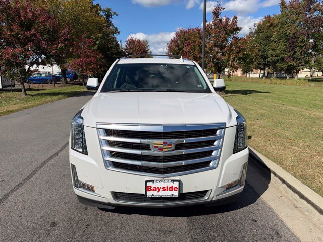 Used 2020 Cadillac Escalade Luxury AWD/4WD image 4