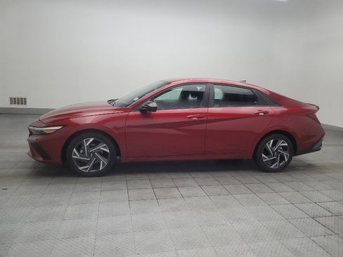 Used 2025 Hyundai Elantra Sport FWD image 2
