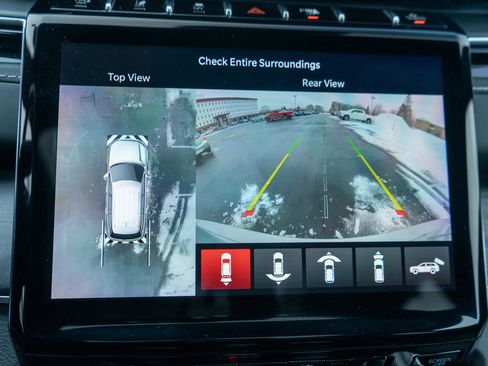 Used 2022 Jeep Grand Cherokee Overland w/ Adv Protech Group III image 21