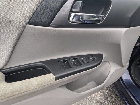 Used 2013 Honda Accord LX image 9