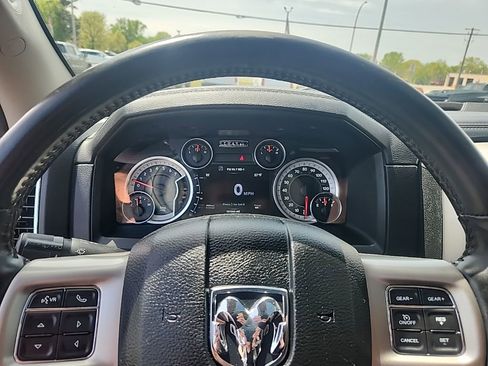 Used 2014 RAM 1500 Laramie w/ Convenience Group AWD/4WD image 18