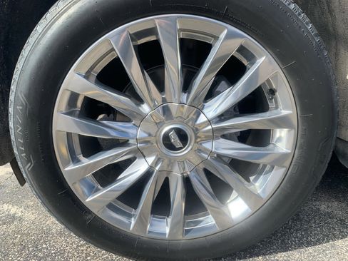 Used 2023 Cadillac Escalade Premium Luxury image 9