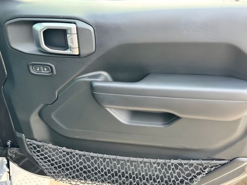 Used 2018 Jeep Wrangler Sport AWD/4WD image 5