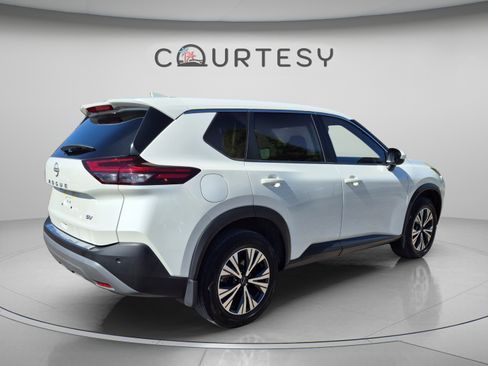 Certified 2023 Nissan Rogue SV FWD image 7