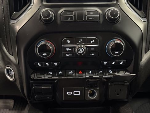 Used 2021 Chevrolet Silverado 1500 LTZ image 22