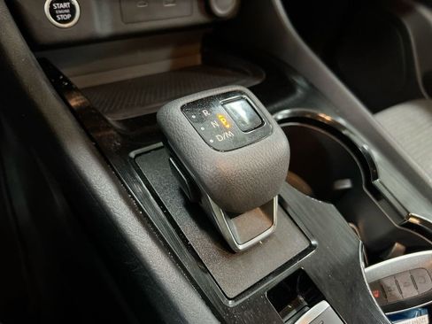 Used 2023 Nissan Rogue SV AWD/4WD image 17