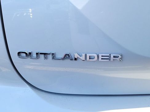 Used 2026 Mitsubishi Outlander SE FWD image 5