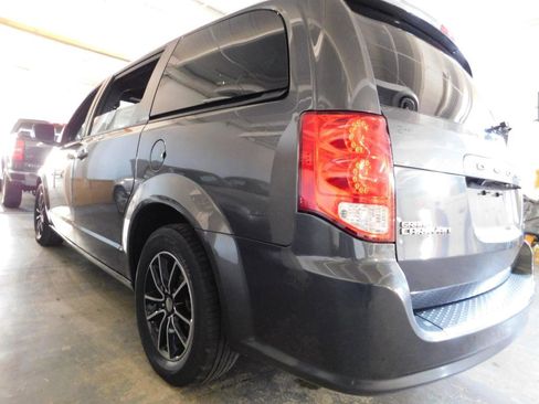 Used 2018 Dodge Grand Caravan GT image 2