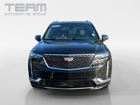 Used 2025 Cadillac XT6 Premium Luxury image 2