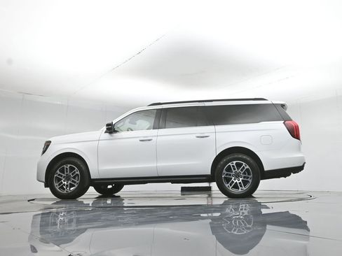 Used 2025 Ford Expedition Max Active AWD/4WD image 59