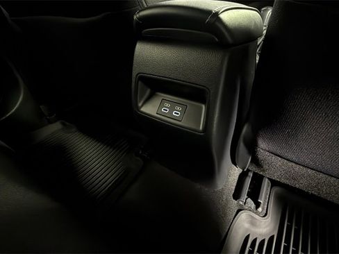 Used 2023 Toyota Corolla SE image 30