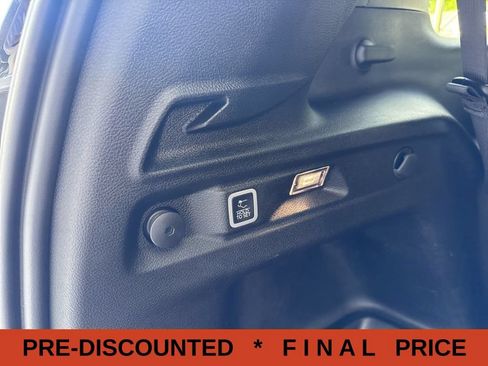 Used 2023 Jeep Grand Cherokee L Limited w/ Black Appearance Package AWD/4WD image 16