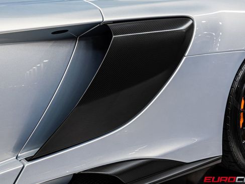 Used 2016 McLaren 675LT Spider image 20