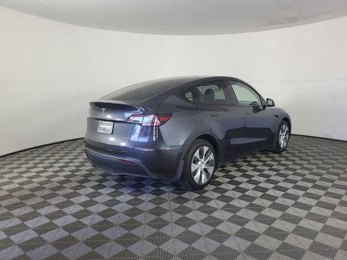 Used 2024 Tesla Model Y Long Range image 4