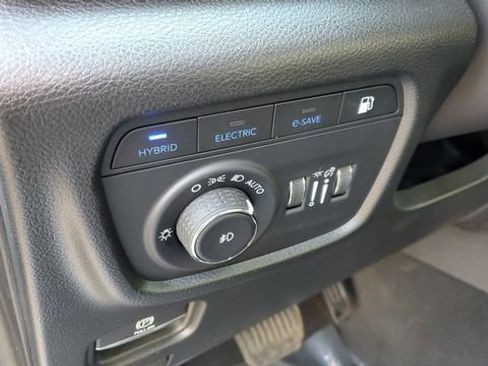 Used 2022 Jeep Grand Cherokee Overland w/ Advanced Protech Group III image 13