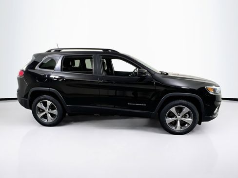 Used 2022 Jeep Cherokee Limited image 4