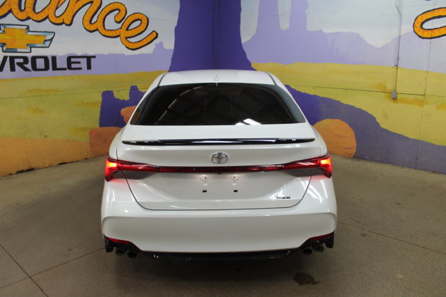 Used 2019 Toyota Avalon XSE FWD image 7