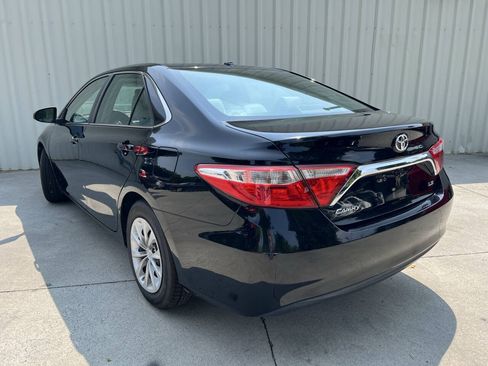 Used 2017 Toyota Camry LE w/ Moonroof Package FWD image 6