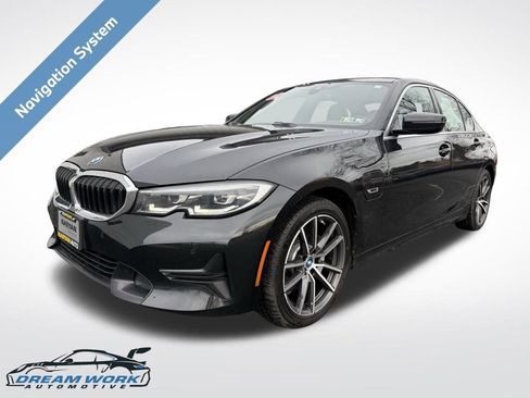 Used 2022 BMW 330e xDrive image 1