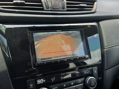 Used 2018 Nissan Rogue SV FWD image 26
