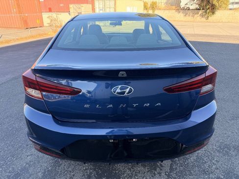 Used 2020 Hyundai Elantra SE FWD image 16