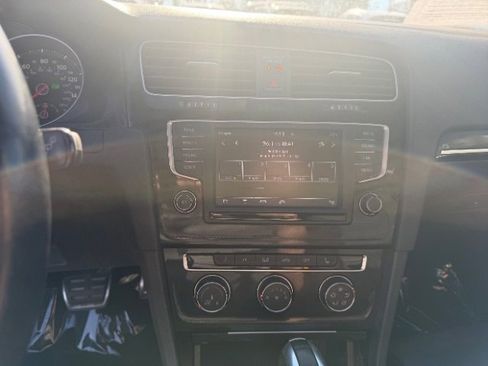 Used 2016 Volkswagen GTI SE image 25