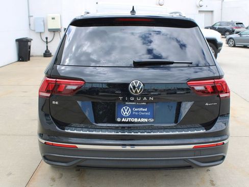 Certified 2024 Volkswagen Tiguan SE w/ Panoramic Sunroof Package AWD/4WD image 5