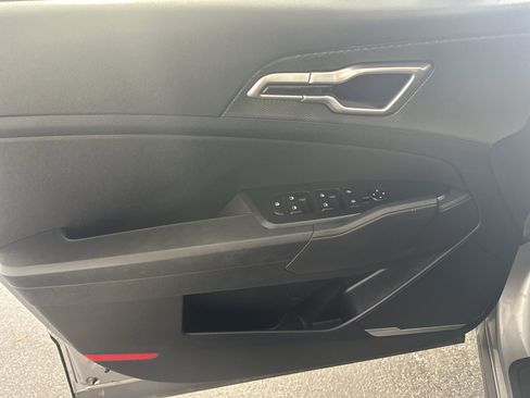 Used 2023 Kia Sportage LX image 33