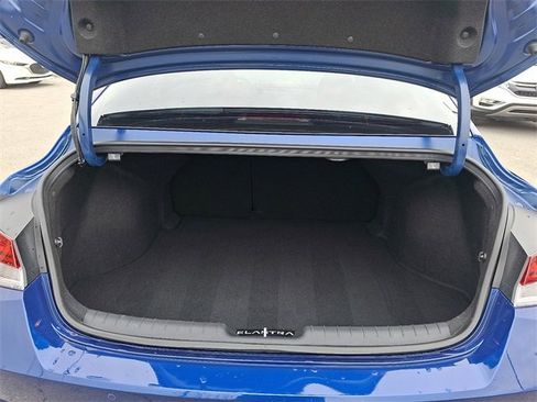 Certified 2022 Hyundai Elantra Limited image 28