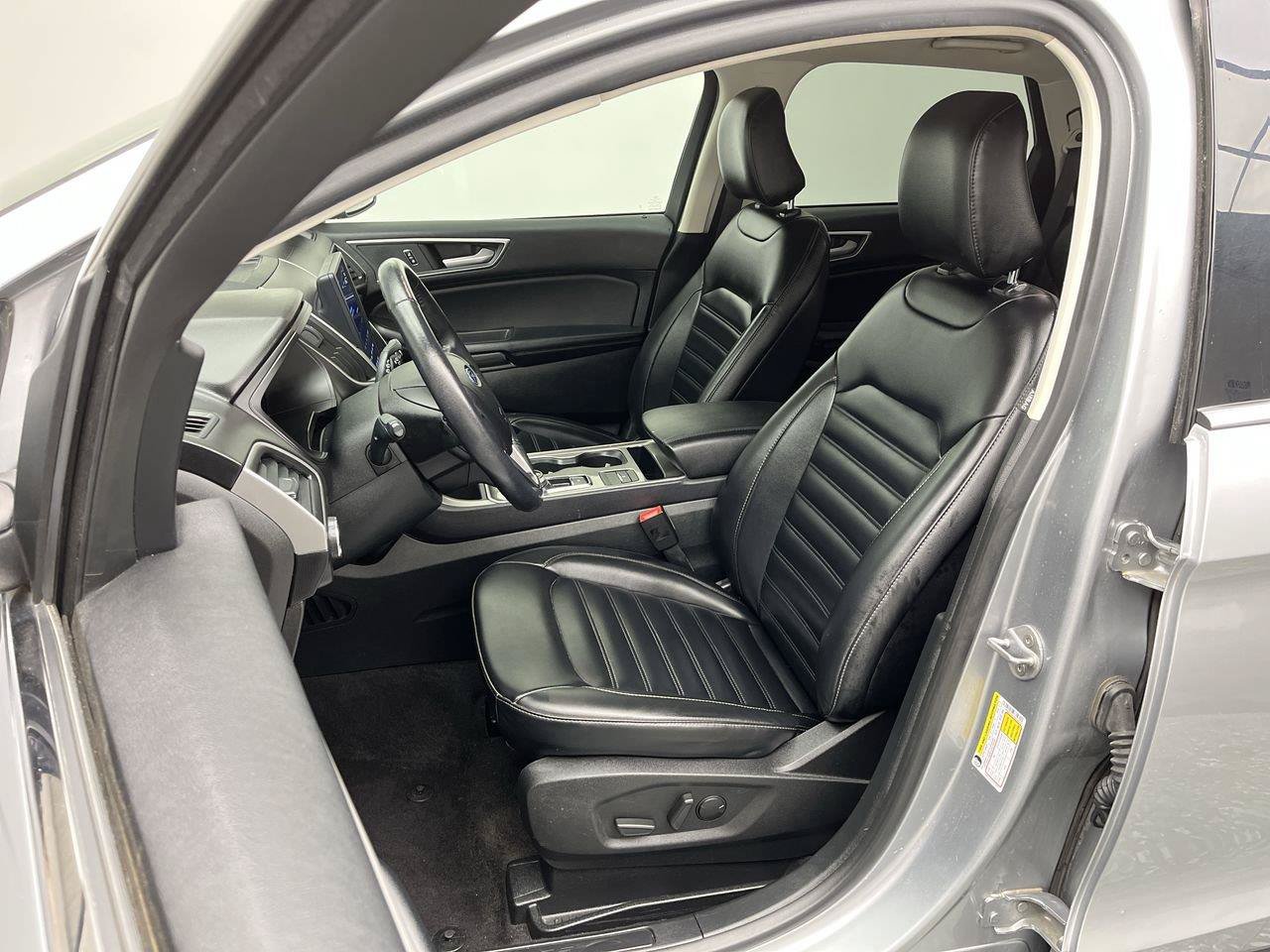Used 2023 Ford Edge SEL AWD/4WD image 9