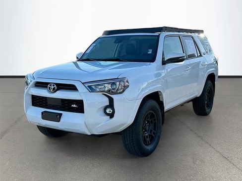 Used 2022 Toyota 4Runner SR5 Premium image 3