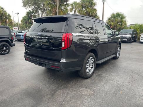 Used 2025 Ford Expedition Active AWD/4WD image 6