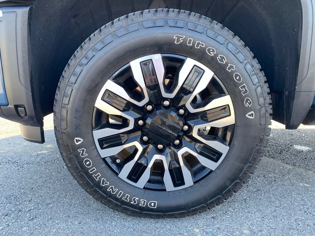 Used 2026 GMC Sierra 2500 Denali Ultimate AWD/4WD image 8
