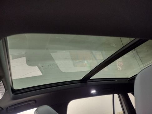 New 2025 Volkswagen Tiguan SE R-Line image 22