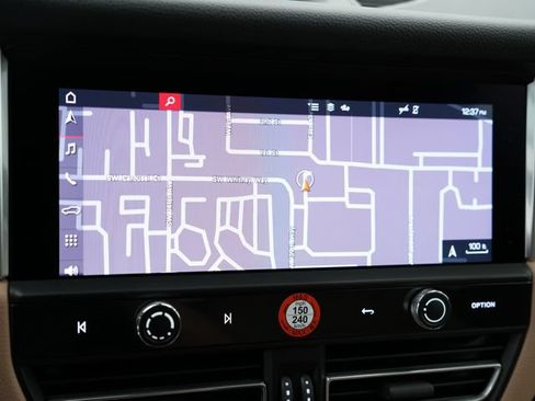 Certified 2025 Porsche Macan S AWD/4WD image 23