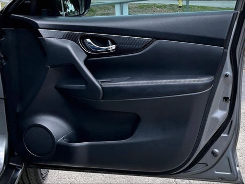 Used 2018 Nissan Rogue SL image 27