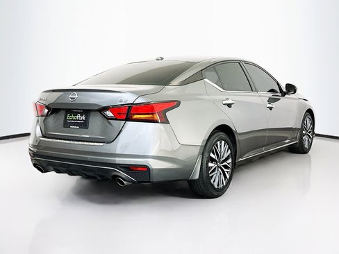 Used 2023 Nissan Altima 2.5 SV w/ SV Premium Package image 9