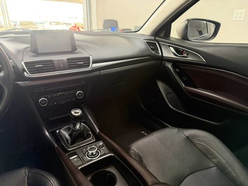 Used 2017 MAZDA MAZDA3 Grand Touring w/ Premium Equipment Package FWD image 22