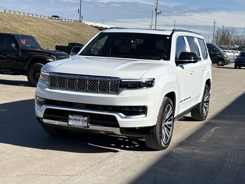 Used 2024 Jeep Grand Wagoneer Series III image 16