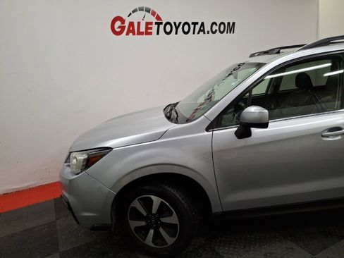 Used 2017 Subaru Forester 2.5i Limited image 4